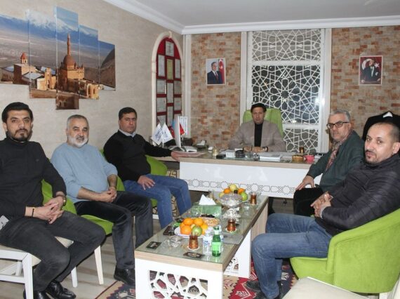 Doğubayazıt Arkoz Genel Müdürü Cengiz Çelik, 10 Ocak Gazeteciler Günü’nde yerel medyanın temsilcilerini ofisinde ağırlayarak, ilçenin güncel konuları, esnafın sorunları 