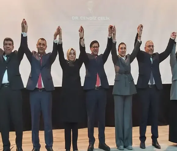 AK Parti Ağrı İl Başkanlığı, 31 Mart Yerel Seçimleri’nde yarışacak adaylarını düzenlenen toplantıyla tanıttı. Kültür ve Kongre Merkezinde düzenlenen toplantıya 